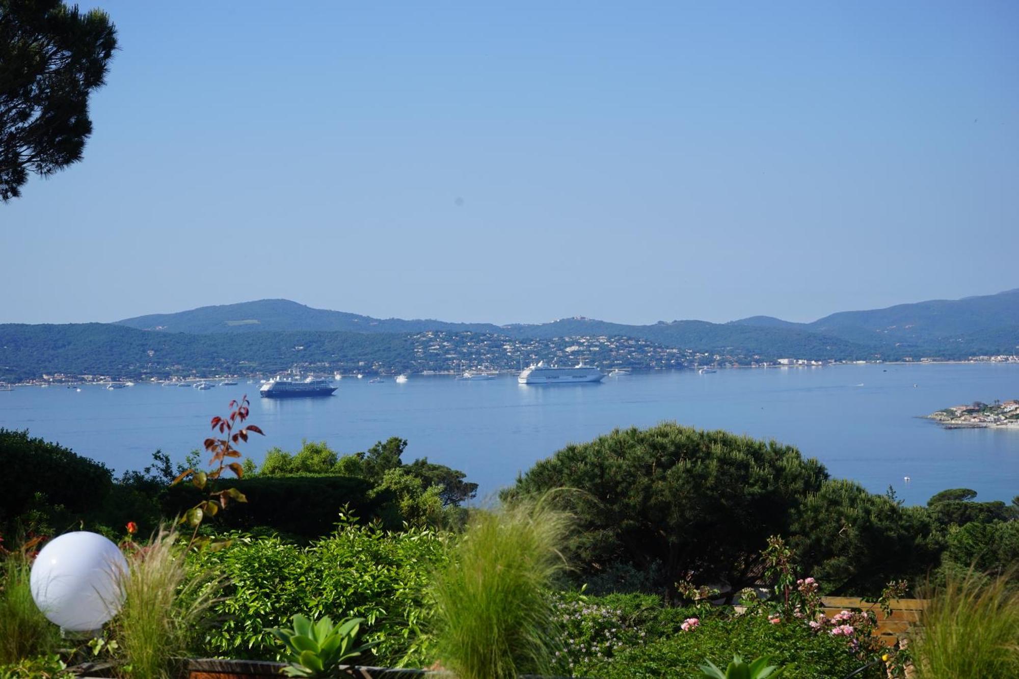 Villa Les Cades Sainte-Maxime Exterior photo